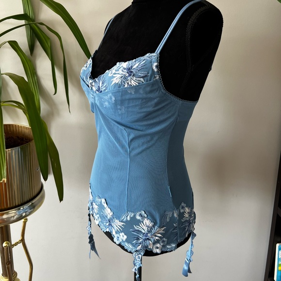 La Senza Corset Top with Garter Hooks - Picture 2 of 4